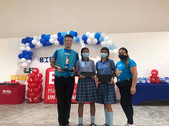 yasbleidi y eleidys, ganadoras del colegio santa maria.